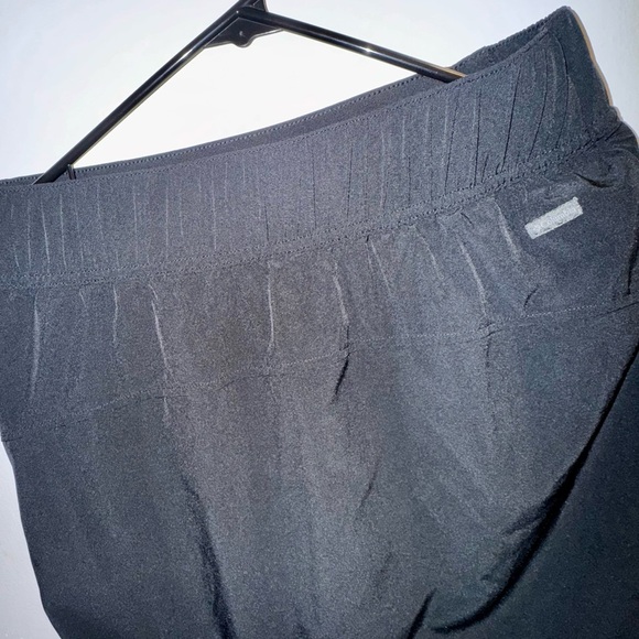 Columbia Women's Athletic Black Skort - Picture 7 of 8